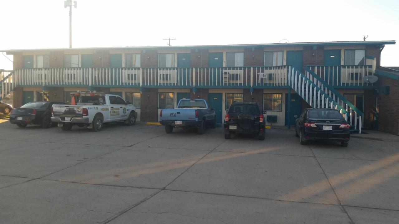 Ranchland Inn Nanton Exterior foto