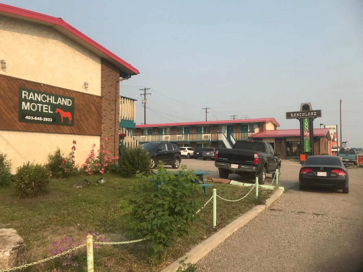 Ranchland Inn Nanton Exterior foto